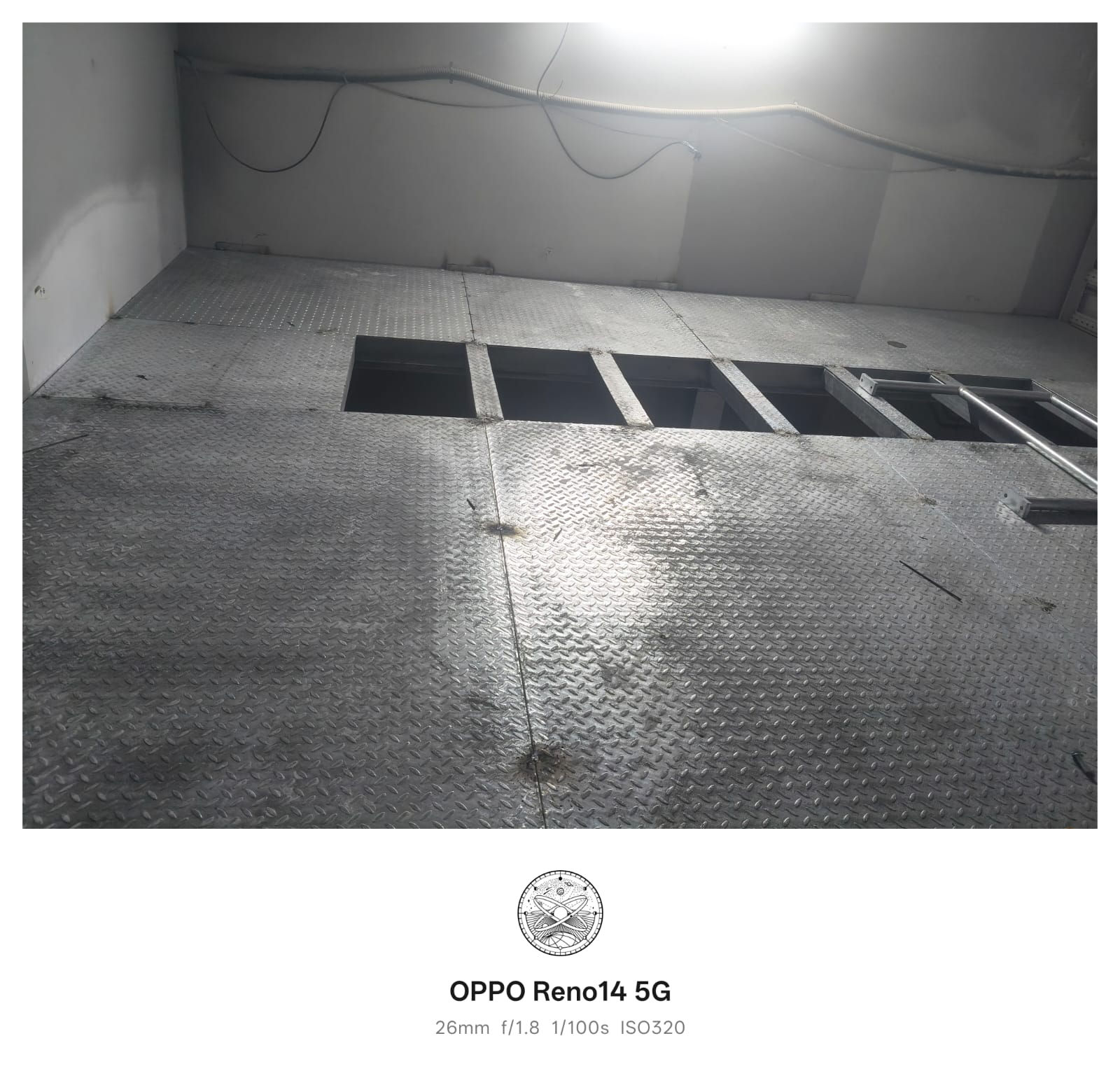 Galvanized chequered steel plate mezzanine flooring with cutouts