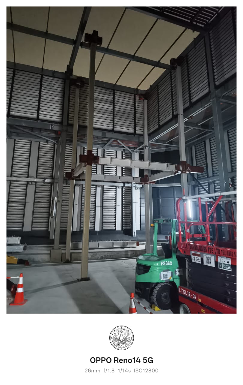 Positioning and bolting of structural steel bay modules